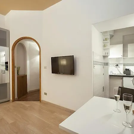 Ponte Vecchio Studio Apartment *